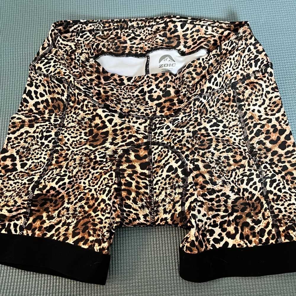 LIKE NEW Zoic XL women’s bike shorts / bike liner